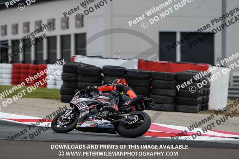 cadwell no limits trackday;cadwell park;cadwell park photographs;cadwell trackday photographs;enduro digital images;event digital images;eventdigitalimages;navarra;no limits trackdays;peter wileman photography;racing digital images;trackday digital images;trackday photos